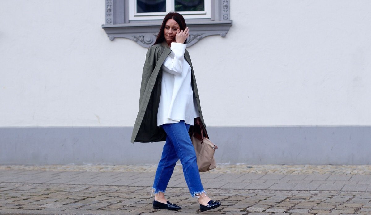 woman over 40, fashion over 40, mum, cos, coat, long champ, relaxed-fit jeans