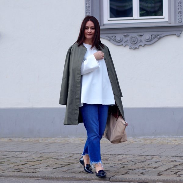 woman over 40, fashion over 40, mum, cos, coat, long champ, relaxed-fit jeans