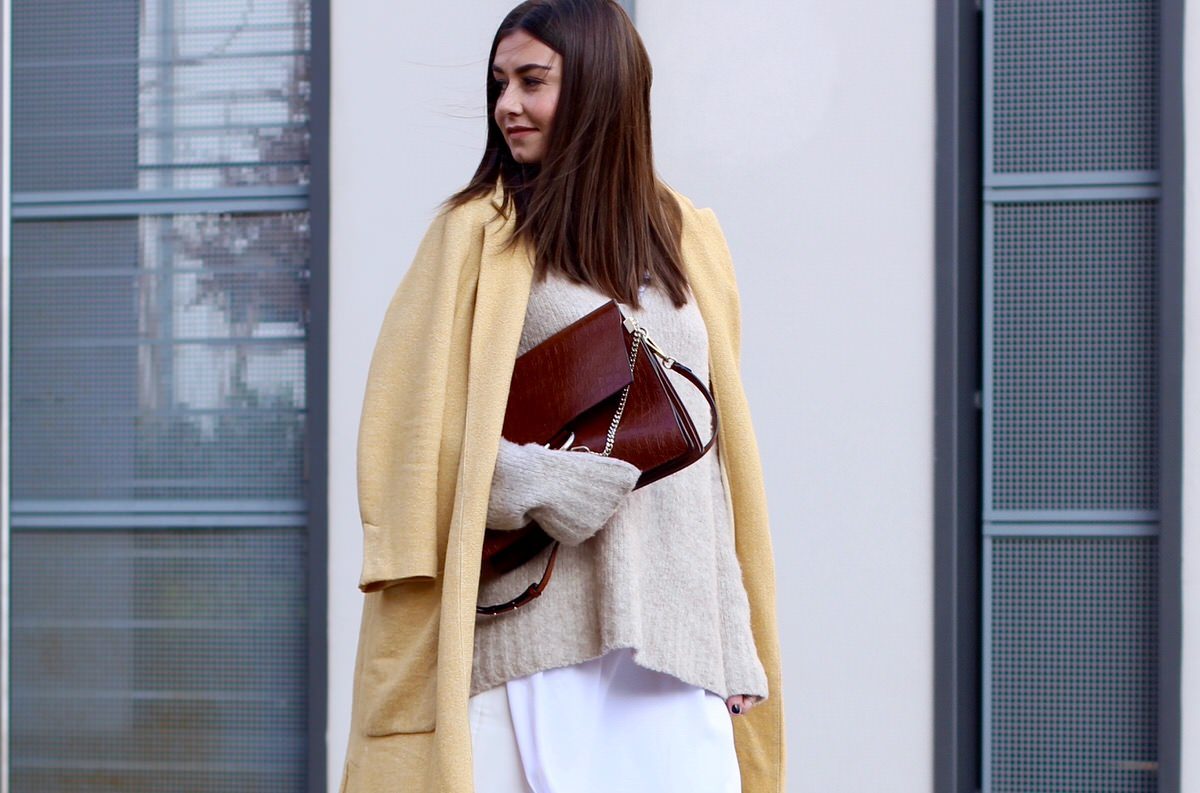 Culotte, Plateau Brogues, Chloé Faye, gelber Mantel, Edited Pullover