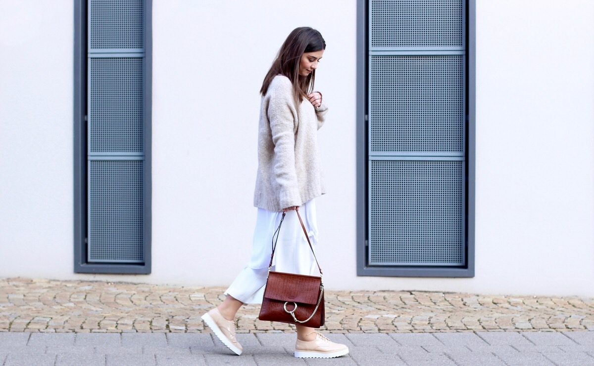 Culotte, Plateau Brogues, Chloé Faye, gelber Mantel, Edited Pullover