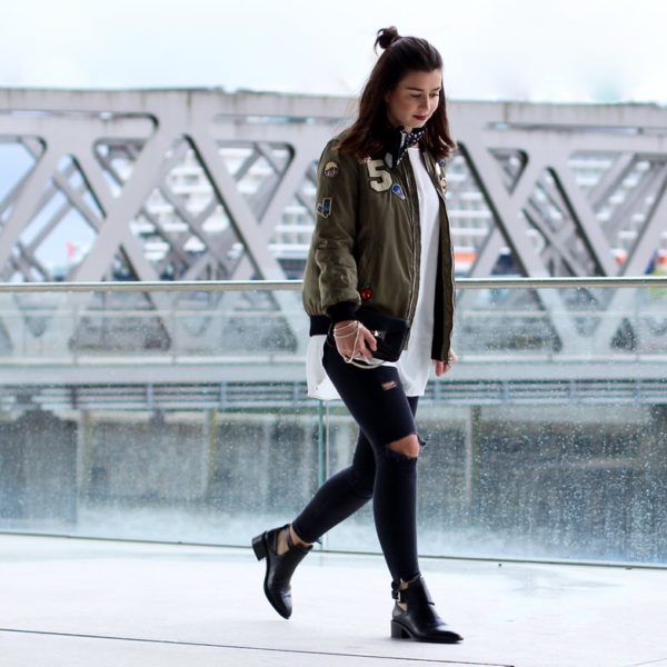 Bomberjacke mit Patches, Cutout Boots, Bandana, Proenza Schouler, Zara, Jeans, Edited