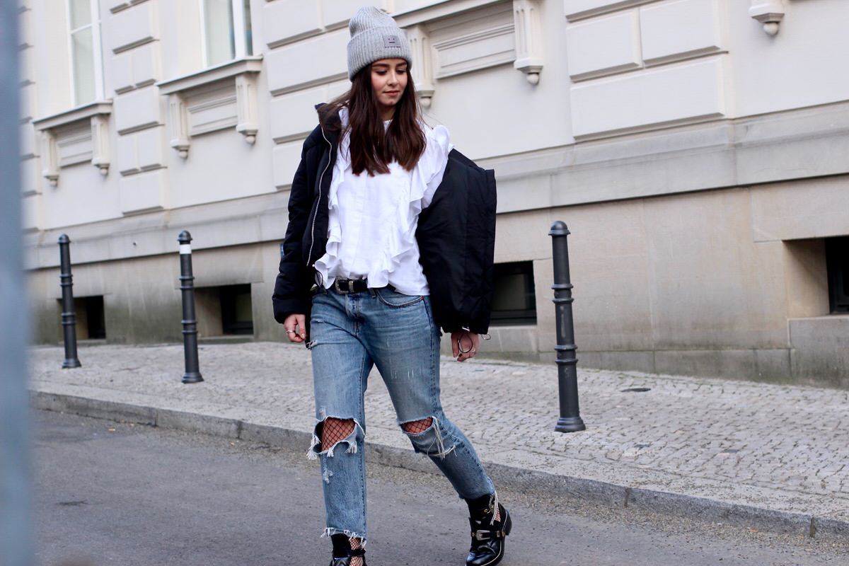 Acne Studios Beanie, Balenciaga Ceinture Boots, Levis 501 & wattierte Jacke