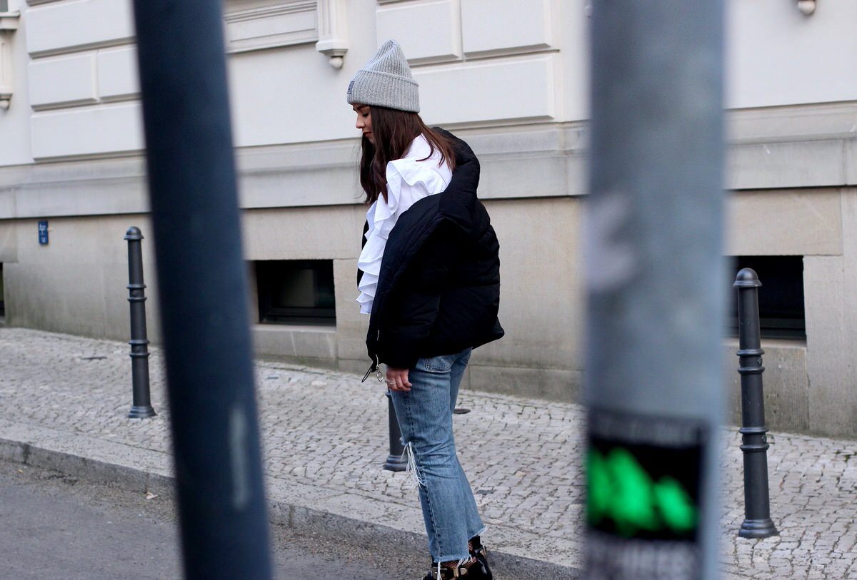 Acne Studios Beanie, Balenciaga Ceinture Boots, Levis 501 & wattierte Jacke