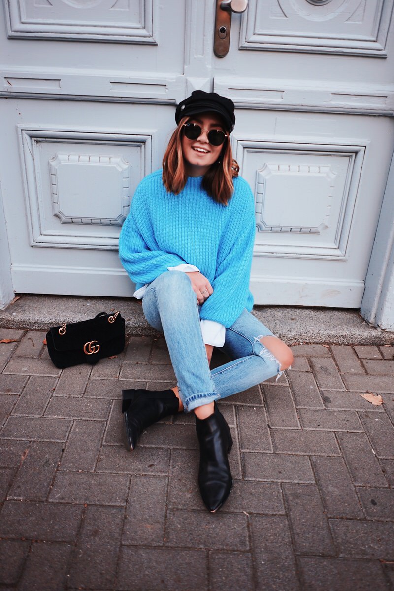 Mango Oversize Pullover, Acne Studios Boots, Levis Jeans, Gucci Marmont, Baker Boy Mütze, Streetstyle, Herbst Look