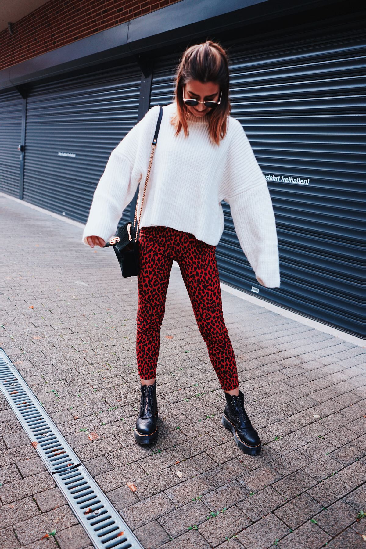 Pullover, Gucci Marmont Tasche, Ray Ban Sonnenbrille