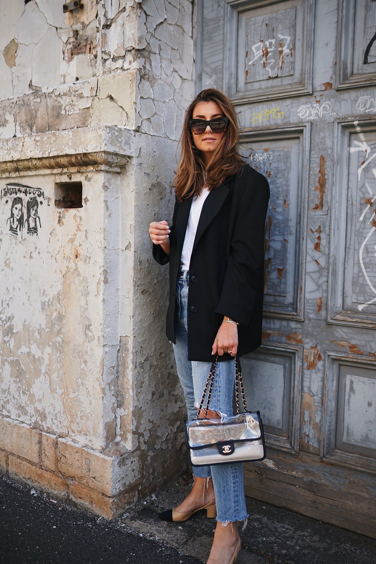 Streetstyle, Blogger, Fashion Blogger, Modeblogger, Casual look, Levis Jeans, Blazer, Oversized Blazer, Chanel Tasche, Chanel Slingbacks, Celine Cateye Sonnenbrille, Basics Shirt