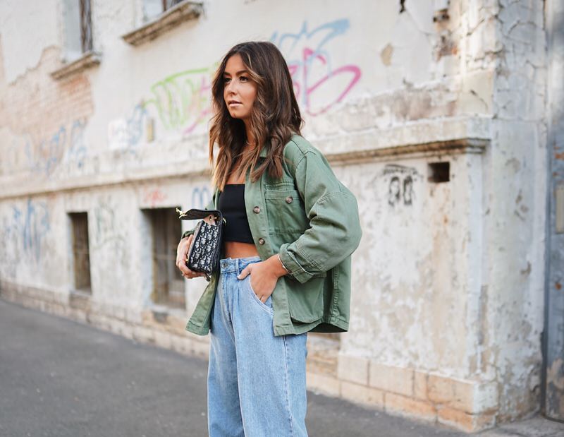 Slouchy Jeans, Crop Top, Streetstyle, Fashion, Mode, Trend, Chanel Slingbacks, Dior Tasche